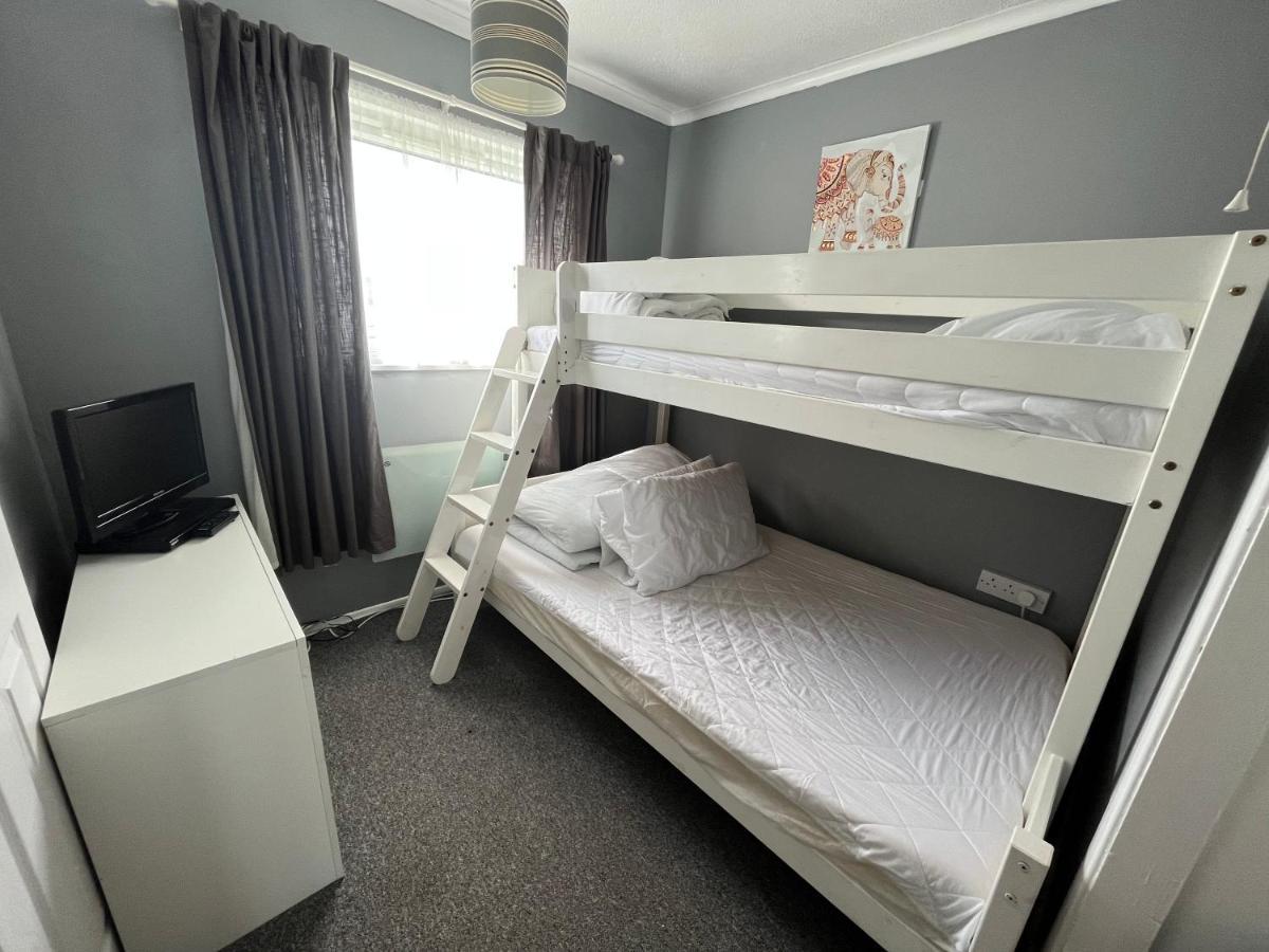Signature, Scratby - Two Bed Chalet, Sleeps 7, Free Wi-Fi, Bed Linen And Towels Included, Pets Welcome And Onsite Entertainment Available Экстерьер фото